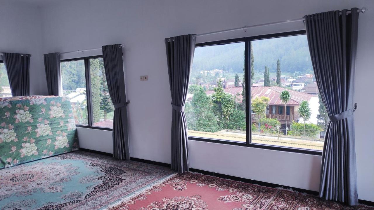 Villa Batumarta Tawangmangu Esterno foto